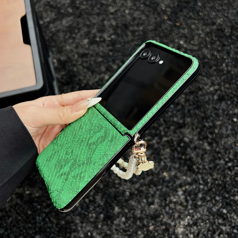 Luxurious Snake Texture Leathe - Phone Cases With Loop recension och pris